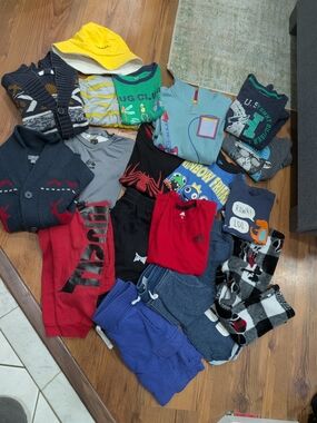 Lot Of 19 Pcs Kids Assorted Clothing Lot (4-6 Years Old)